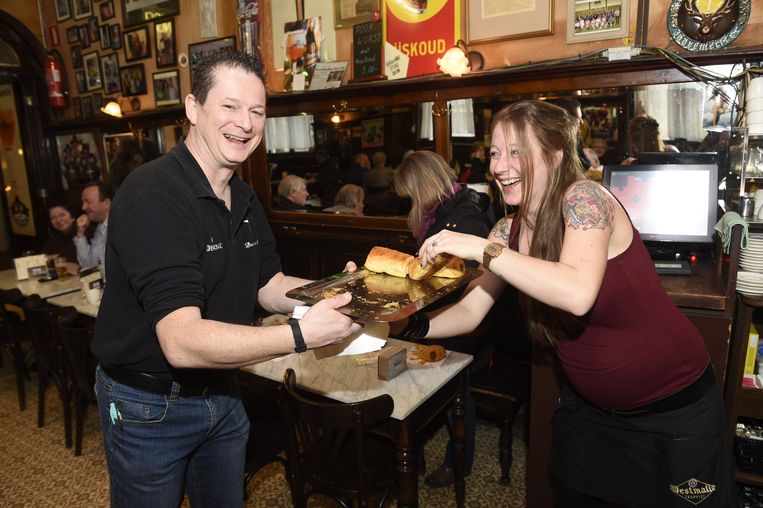 "Genoeg worstenbroodjes voor ketting van Antwerpen naar ...