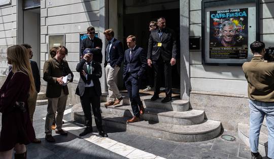 Op de ‘Remigration Summit’ in Portugal is iedereen het met elkaar eens. ‘Noem ons racisten, het maakt ons niet meer uit’