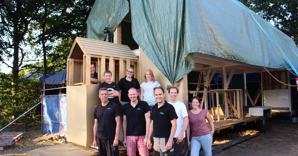 Wagenbouwers bieden inkijkje in het ontstaan van Budel-Dorplein - Eindhovens Dagblad