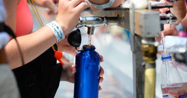 Na vondst chemicaliën: 'Strengere regels voor drinkwater' | Binnenland - AD.nl