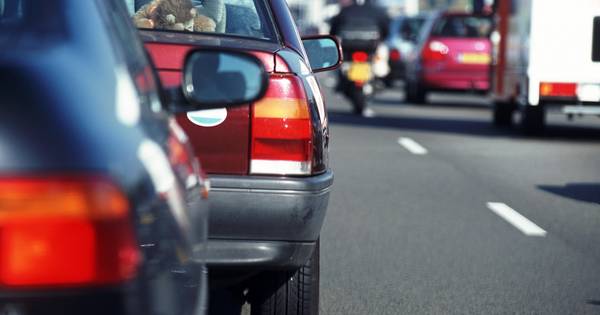 A2 dicht tussen Zaltbommel en knooppunt Empel door ongeluk.