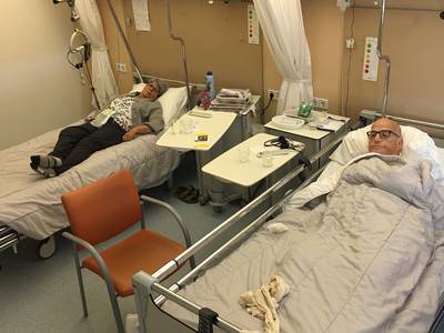Helma (65) en Robertus (70) belanden per toeval tegelijk in het ziekenhuis