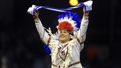 "Thema cowboys en indianen is racistisch": Nederlands ...