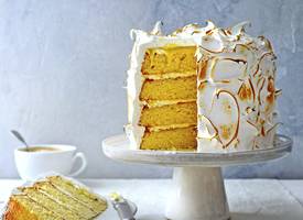 Meringue-kokoscake met limoencurd