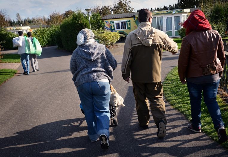 Nu is het het dorp van Sonneveld niet meer - Volkskrant