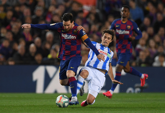 Ander Guevara met een tackle op Messi.