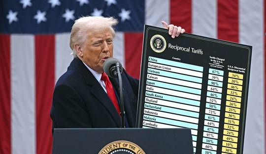 Het bedrag dat in Azië in euro’s is opgehaald is harder gestegen dan het bedrag in dollar. En dat is uitzonderlijk