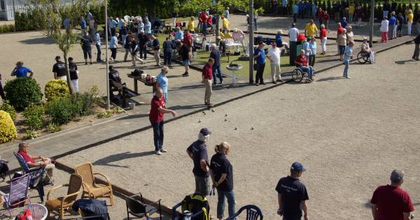 Met een kleine 200 man boulen op de baan in Ammerzoden