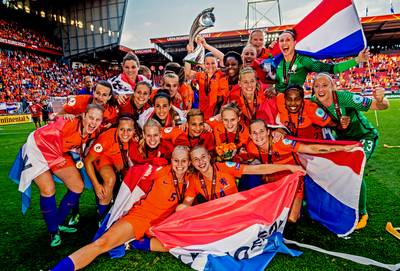 Tevreden Van Oostveen ziet Oranjevrouwen 1,2 miljoen winnen