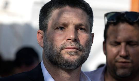 Israëlische minister steunt strenggelovige soldaten die operatie weigerden met vrouwelijke militair