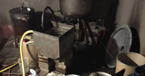 Ontruiming van drugslab in Elsendorp kan nog hele dag duren