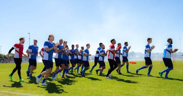 Duizend supporters bij eerste training De Graafschap