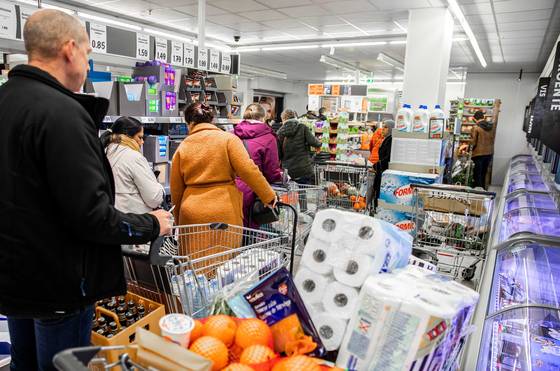 Winkelen blijft duurder, en het is onze eigen schuld: waar staan prijzen nog het hoogst tegenover voor corona?