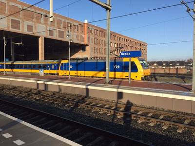 Minder treinen tussen Rotterdam en Breda door wisselstoring