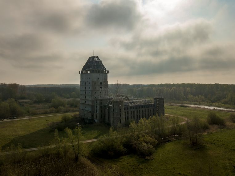 Als Het Om Kasteel Almere Gaat Dwalen Er Vele