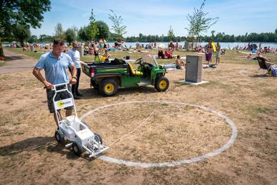 Zonnen in de cirkel bij zwemplassen Rijkerswoerd en Slijk-Ewijk