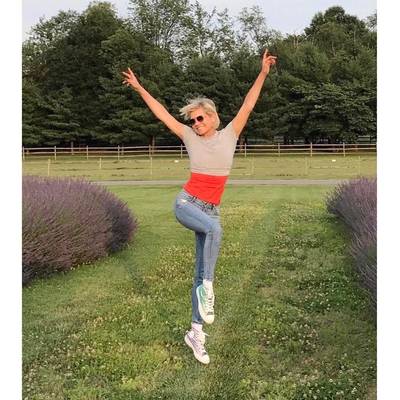 Yolanda Hadid hopt naar boeren stekkie