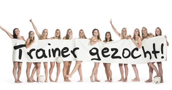 Vrouwenteam De Tukkers uit de kleren voor een nieuwe trainer - Tubantia