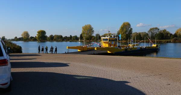 Gevonden persoon in de Maas bij Megen is 22-jarige man, geen sprake van een misdrijf - Eindhovens Da