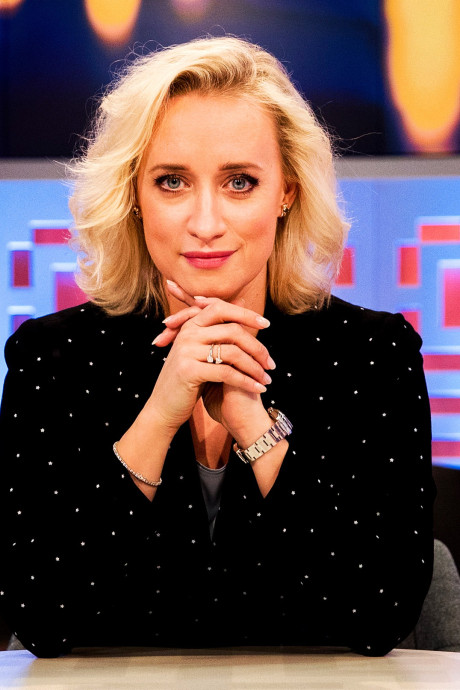 Nieuwe portretten prinses Beatrix ter ere van 80ste verjaardag | Show | AD.nl