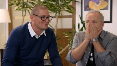 Gordon krijgt vlinder en barst in huilen uit