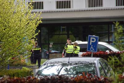 Bewoner steekt medewerker jeugdzorglocatie met scherp voorwerp in Harreveld