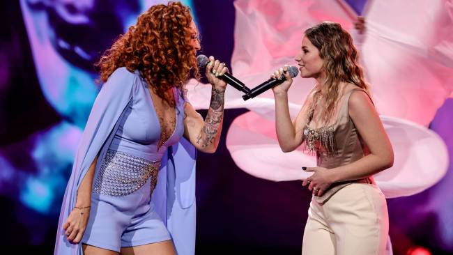 Twee engelenstemmen samen met Eurythmics-cover