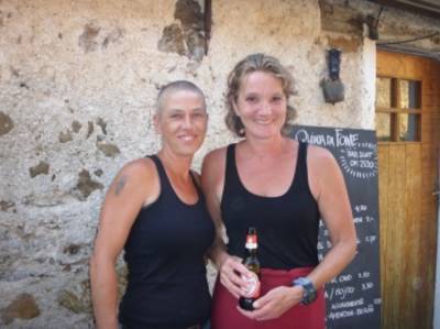 Liedewij en Jolein ontvluchten brandhaard Portugal: We hebben heel ons leven achtergelaten