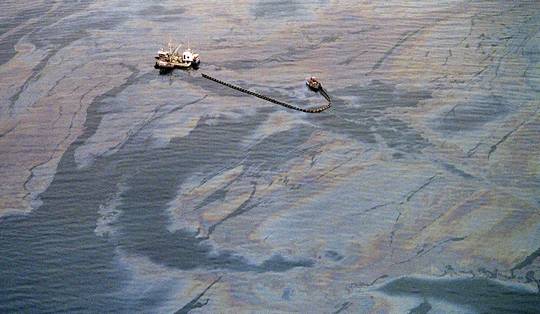 ‘De vraag is niet óf er een ramp plaatsvindt, maar wanneer’: experts vrezen voor een gigantische olieramp door Iran