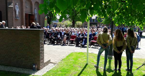 Drukke herdenking in Ewijk