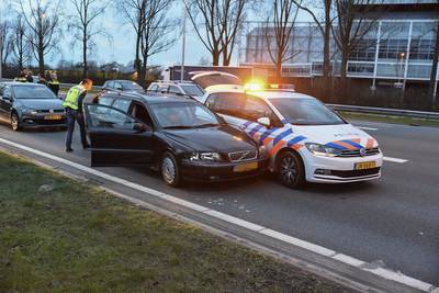 Politie drukt beschonken bestuurder van weg bij GelreDome na achtervolging