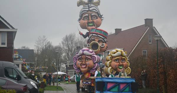 Zeer gevarieerde grote optocht in Overlangel | Carnaval - BD.nl