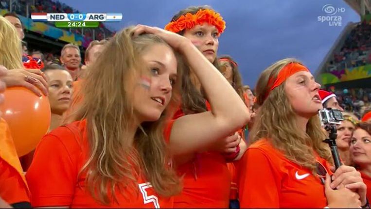 Vader Hollandse WK-babe apetrots op 'zijn' Maud | WK ...