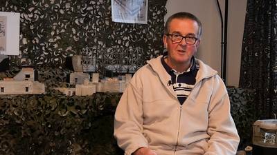 Bunkers en betonmix: Leo (65) bouwt de hele zolder vol