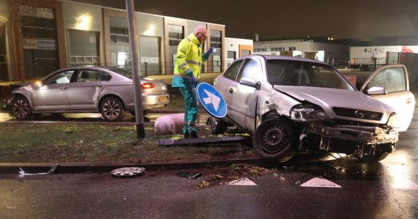 Vijfde ongeluk binnen korte tijd: twee autos op elkaar gebotst in Oss.