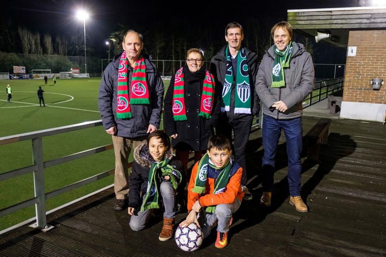 De bal rolt weer in Coveliersstadion | Edegem | Regio | HLN