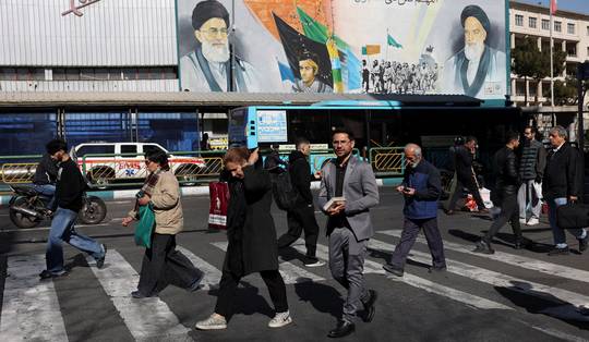 ▶ Live - Iran noemt EU‑legers ‘terroristische groeperingen’ • Trump bevestigt ‘serieuze gesprekken’ met Iran