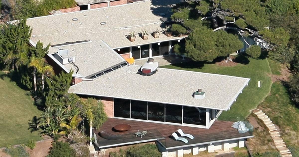 Brad Pitt zet villa in Malibu te koop voor 9,5 miljoen euro Show AD.nl