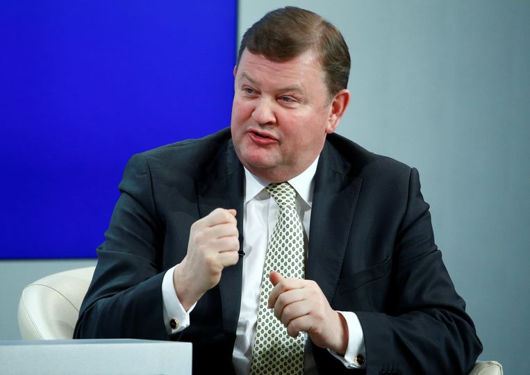 DSM-topman Sijbesma kondigt vertrek aan - Trouw