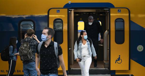 Meer treinen, maar reizigers lijken het nog even aan te kijken en thuis te werken - De Gelderlander