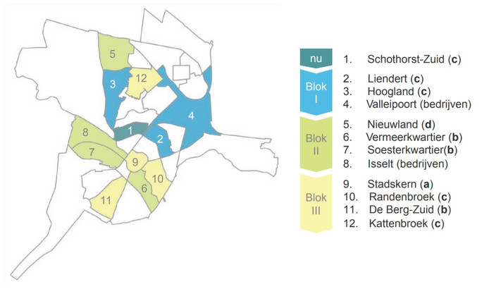 Amersfoort gaat gefaseerd en in drie blokken aan de slag met het maken van wijkwarmteplannen. Voor de witte vlekken op de kaart, moet nog naar een oplossing worden gezocht.