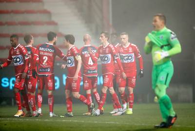 LIVE. Eerste kans voor KV Kortrijk is meteen raak, Guèye scoort!