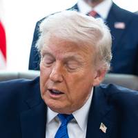 Onbevestigde tips, oude geruchten en e-mails van ‘Melania’: Trump duikt duizenden keren op in nieuwe Epstein-documenten