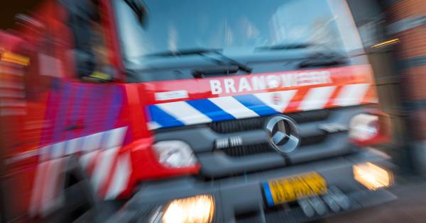 Veel rook bij uitslaande brand in bovenwoning in centrum Winterswijk.