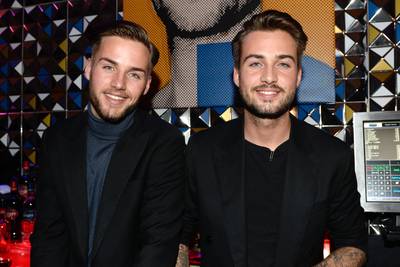 Roelvinkjes eindigen in berm als hun oma half buiten bewustzijn raakt