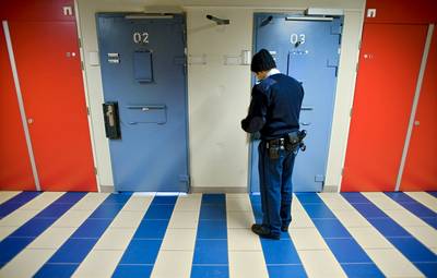 Brave gevangenen mogen in België om de week naar huis