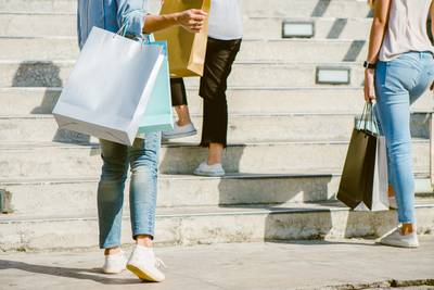 Hittegolf en herfstcollectie gaan slecht samen, winkeliers passen zich aan