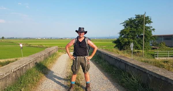 Pelgrim uit Westerhaar is met twee onderbroeken op weg naar Rome - Tubantia