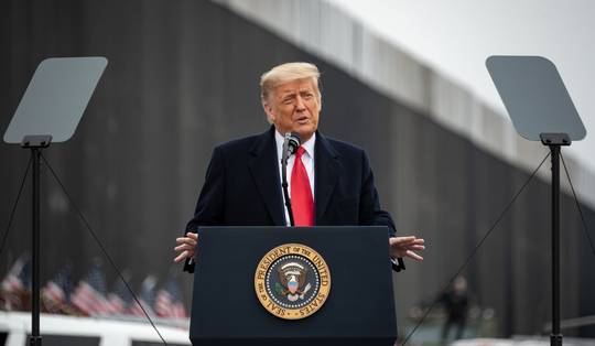 Nieuw element toont aan hoe laconiek Donald Trump reageerde toen Mike Pence in gevaar bleek tijdens bestorming Capitool