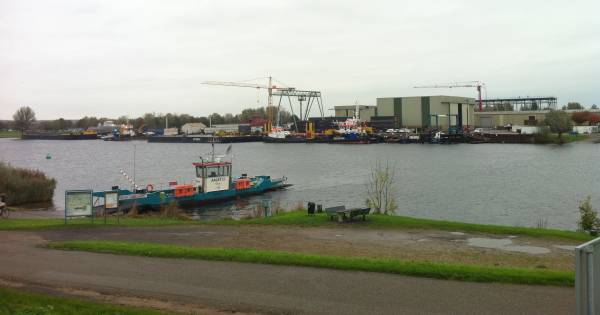 Pontje Riveer vaart langer tussen Aalst en Veen tijdens Verlichtingsdagen